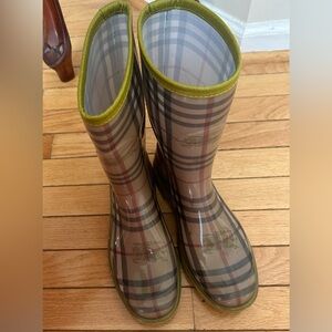 Burberry women rain boots size 39